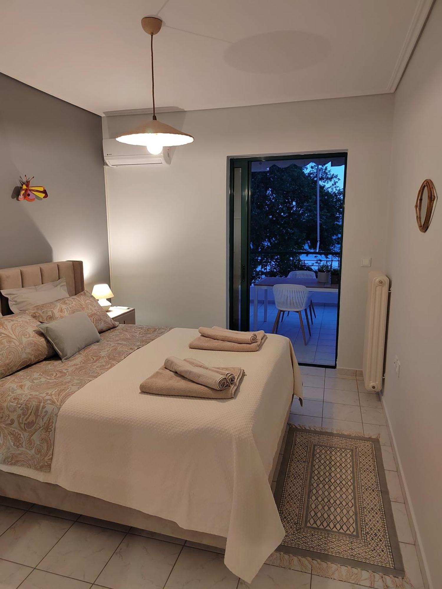 The Cozy Seaside Apartment Nafpaktos Exterior foto